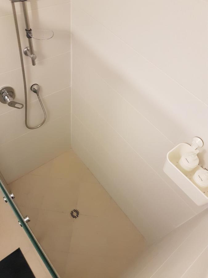 Private Bed/Bathroom In Netanya Exteriör bild