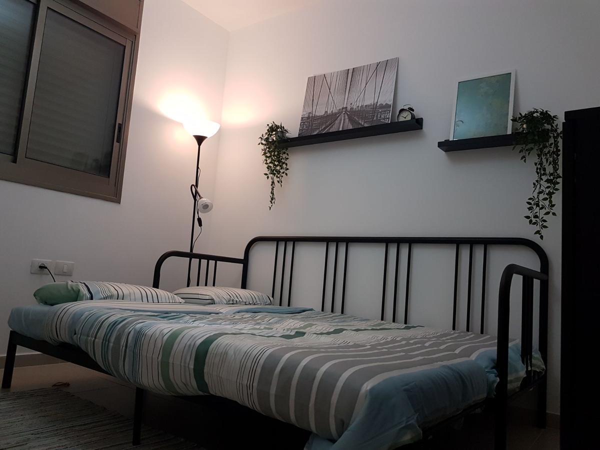 Private Bed/Bathroom In Netanya Exteriör bild