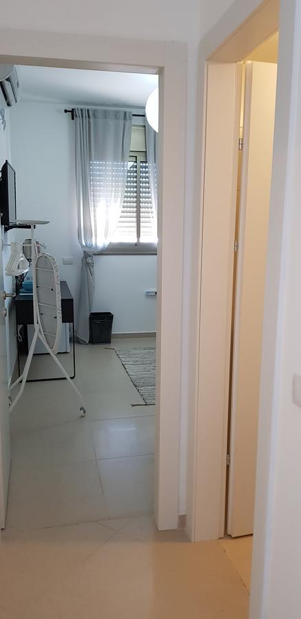 Private Bed/Bathroom In Netanya Exteriör bild
