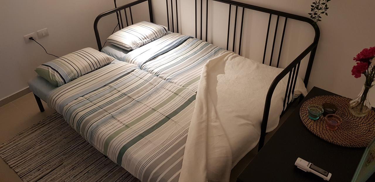 Private Bed/Bathroom In Netanya Exteriör bild